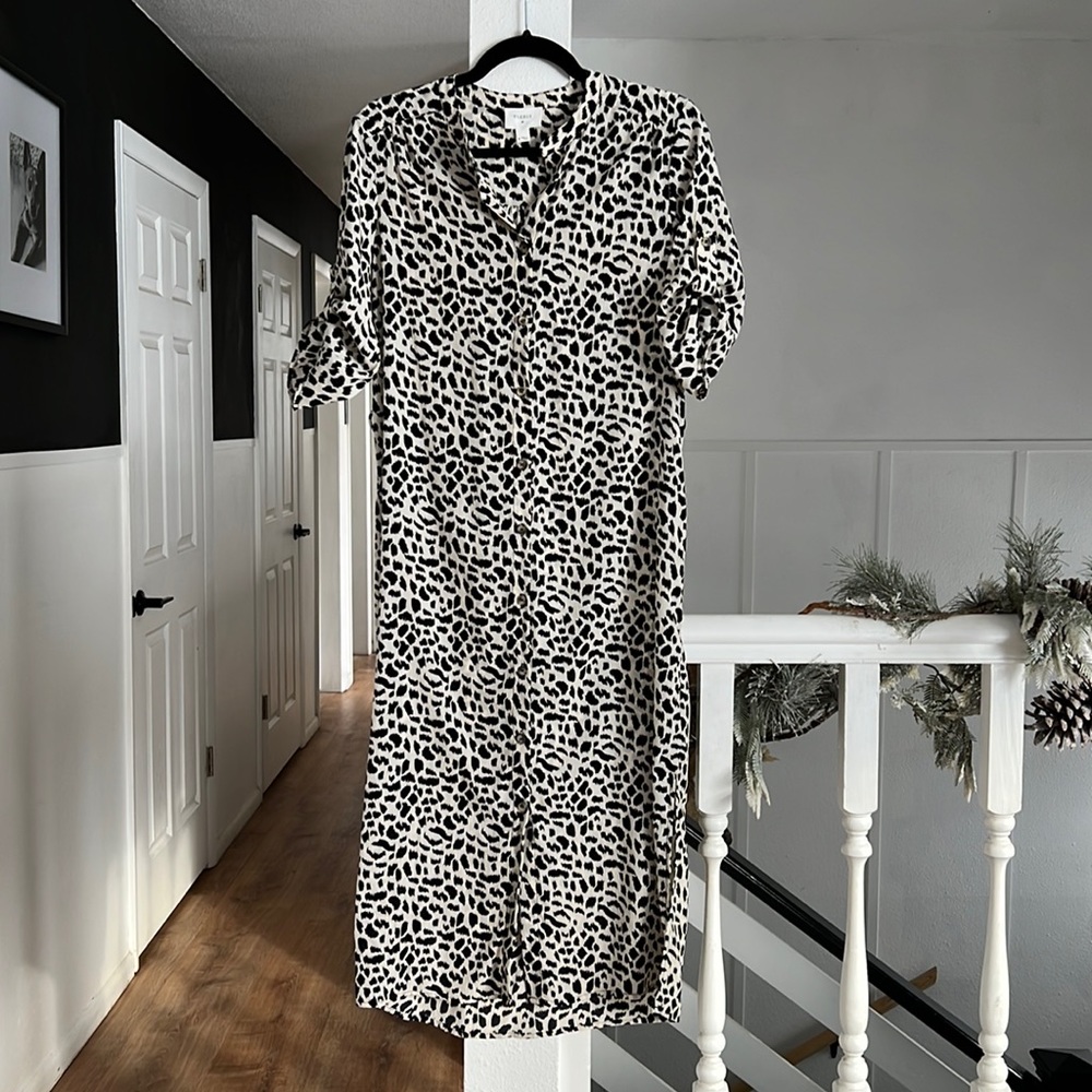Everly black and and white button down dress midi length size medium